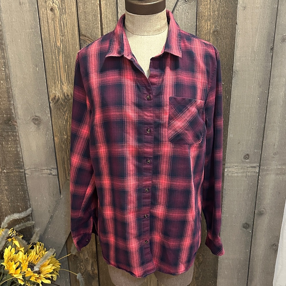 Eddie Bauer Pink & Deep Navy/Black Plaid Flannel Button-Up Shirt | Size Large